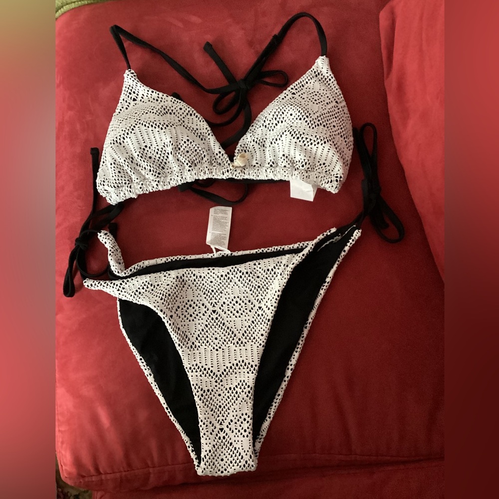 Cupshe Black and Cream Patterned Bikini